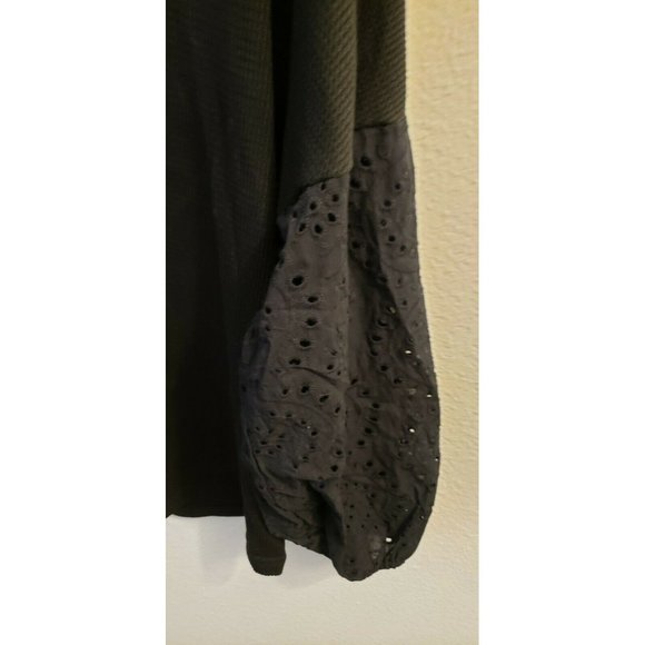 AlvaQ Women's Hollow Out L/S Knit Casual Pullover - Picture 4 of 4